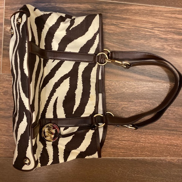 Michael Kors Handbags - Michael kors handbag